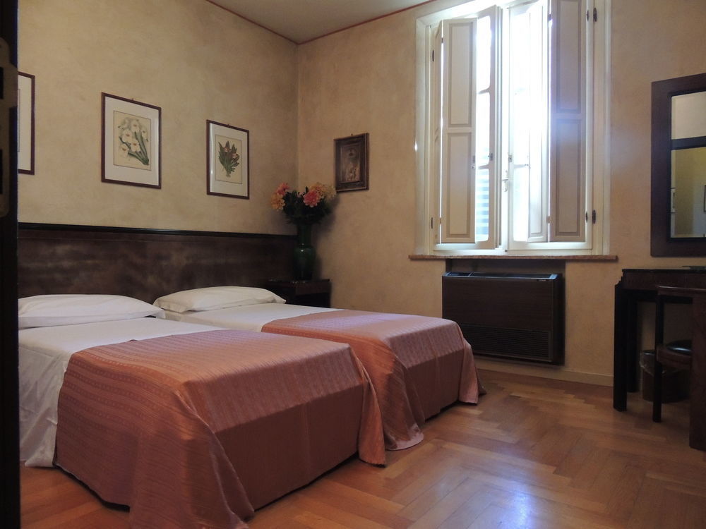 Hotel Verdi Boutique Hotel Парма Екстер'єр фото